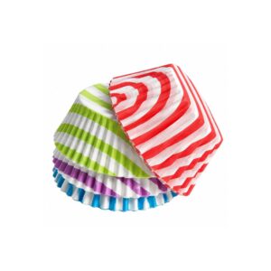 Csíkos muffin papír 80 db-os kiszerelésben, muffinok sütéséhez és dekoratív tálalásához. A 3,5 × 7 cm-es papírformák fehér alapon lila, kék, zöld és rózsaszín csíkos mintával készültek.